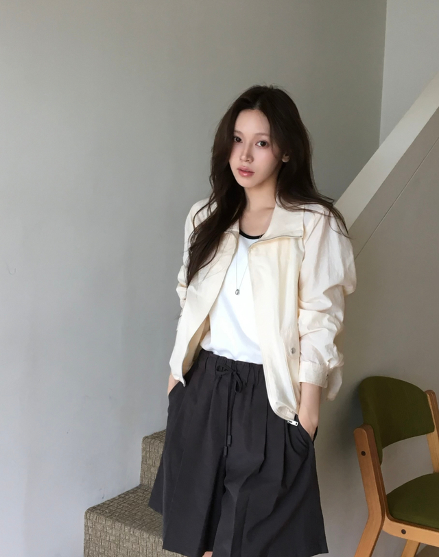 헤지스 여성 린넨블렌드 스트링 쇼츠 브라운 착용컷