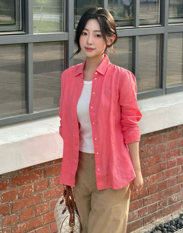 헤지스 여성 레귤러핏 린넨 셔츠 핑크 착용컷