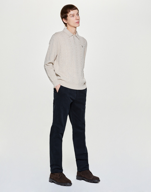 헤지스 남성 베이지 울 케이블 카라 니트 착용컷
