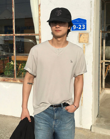 [시즌오프][HAZZYS WAVE] 그레이 냉감 시어서커 헨리넥 티셔츠