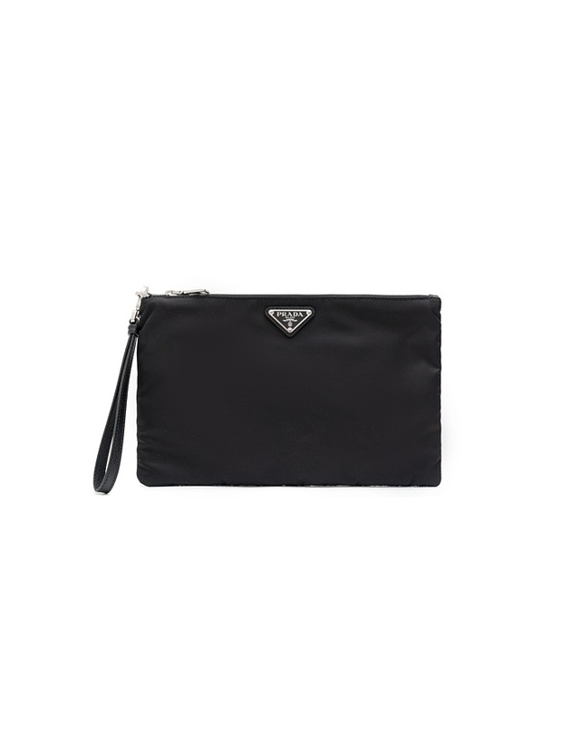 프라다 [PRADA] 프라다 리나일론 및 사피아노 가죽 파우치 2NH006-2DMH-F0002 착용컷
