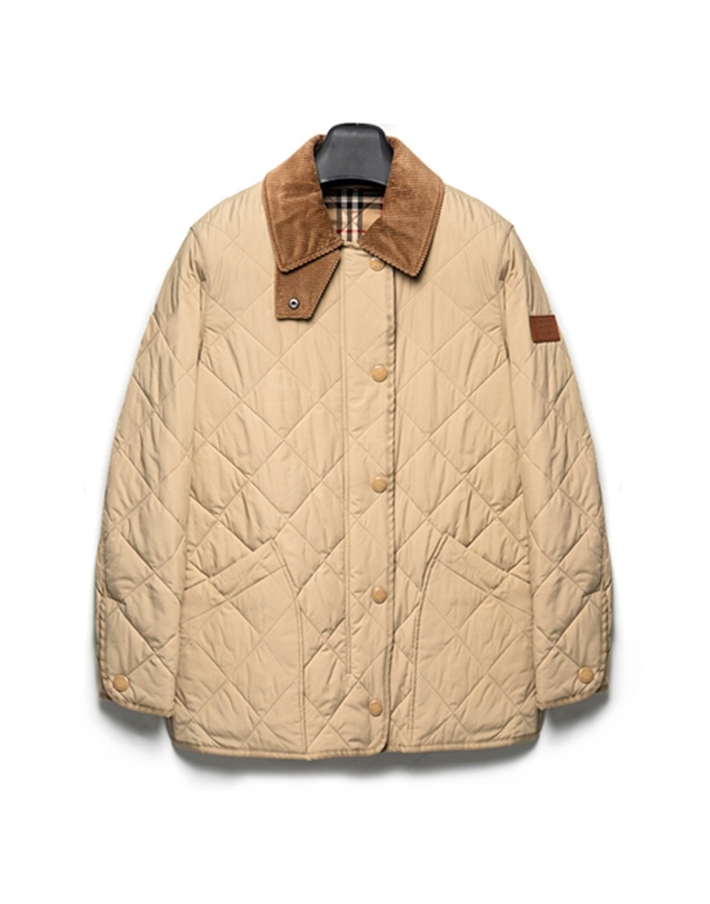 버버리 [BURBERRY] 버버리 다이아몬드 퀼팅 체온조절 반 재킷 8021468 착용컷