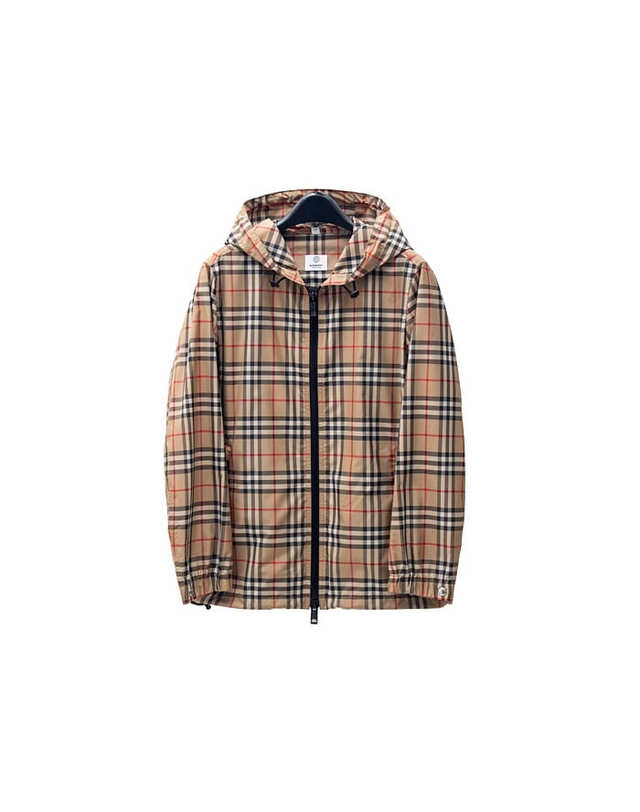 버버리 [BURBERRY] 버버리 빈티지 체크 여성 후드 재킷 8025678 착용컷