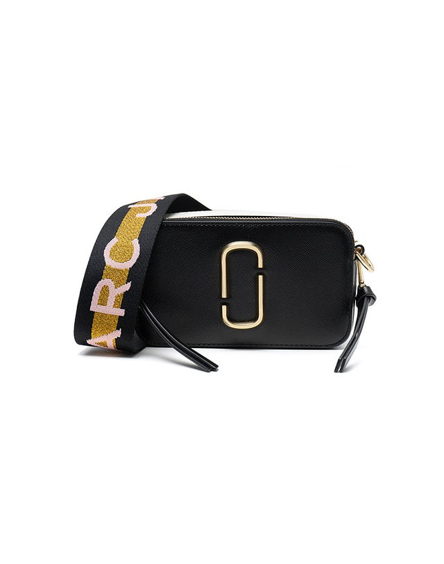 마크 제이콥스 마크제이콥스 [MARC JACOBS] 마크제이콥스 로고 스트랩 스냅샷 스몰 카메라 크로스백 M0014146-003 착용컷