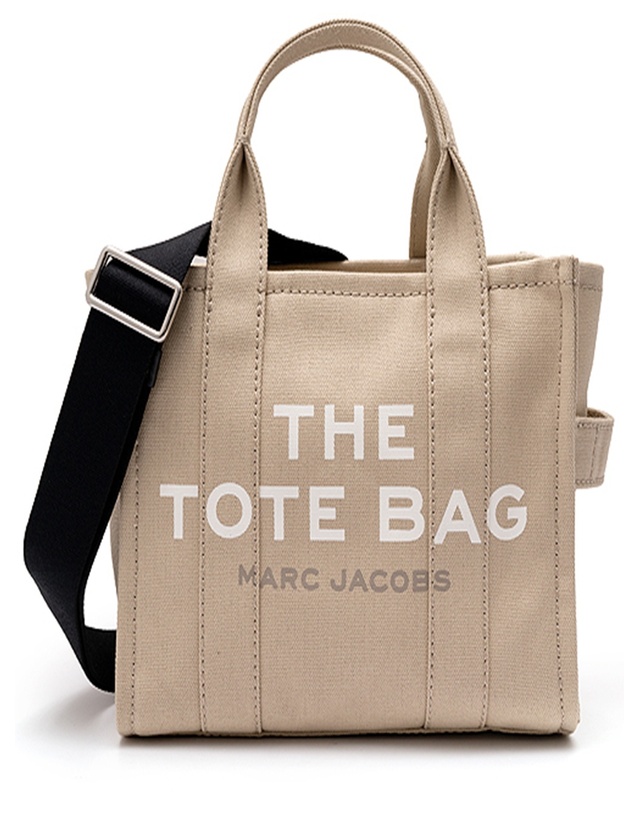 마크 제이콥스 마크제이콥스 [MARC JACOBS] 마크제이콥스 트래블러 미니 토트백 M0016493-260 착용컷