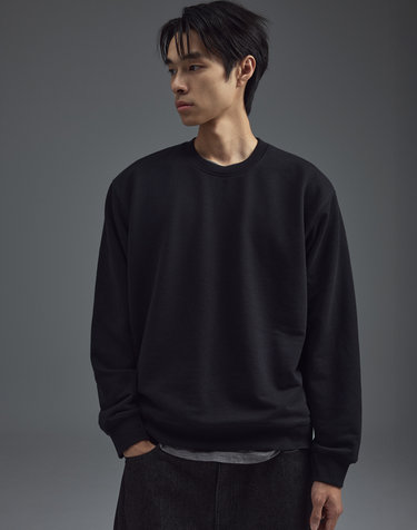 소로나 에센셜 스웻셔츠 블랙