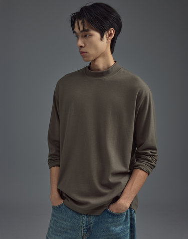모크넥 롱 슬리브 티셔츠 모카브라운