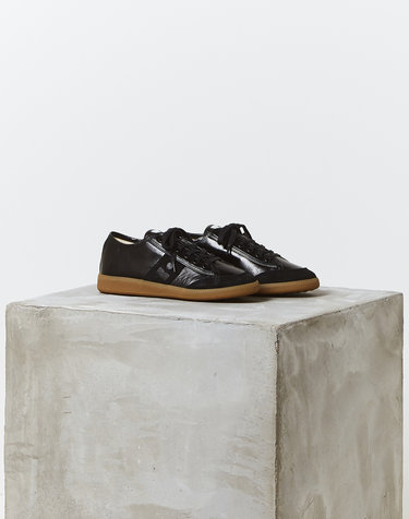 [시즌오프]블랙 로고장식 소가죽 스니커즈