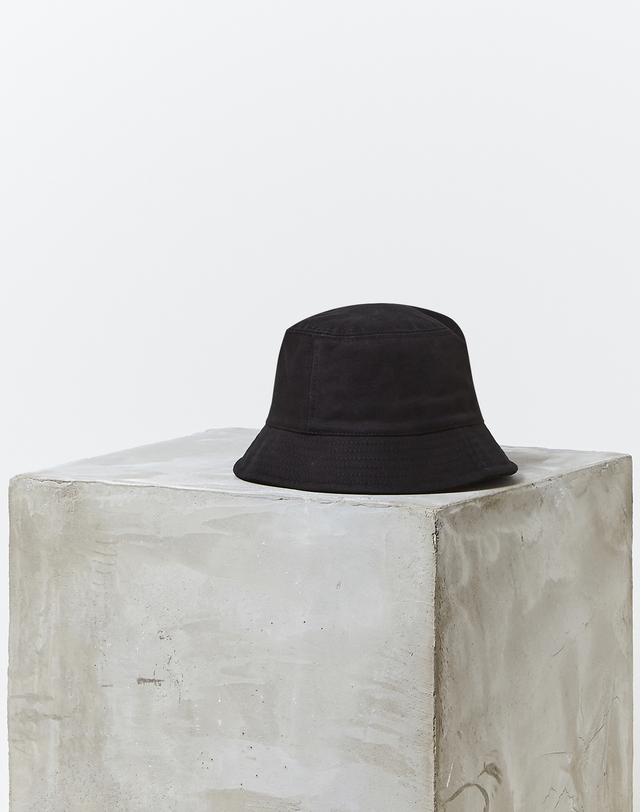이자벨마랑남성 [ISABEL MARANT MEN] 블랙 로고자수 면 버킷햇 착용컷