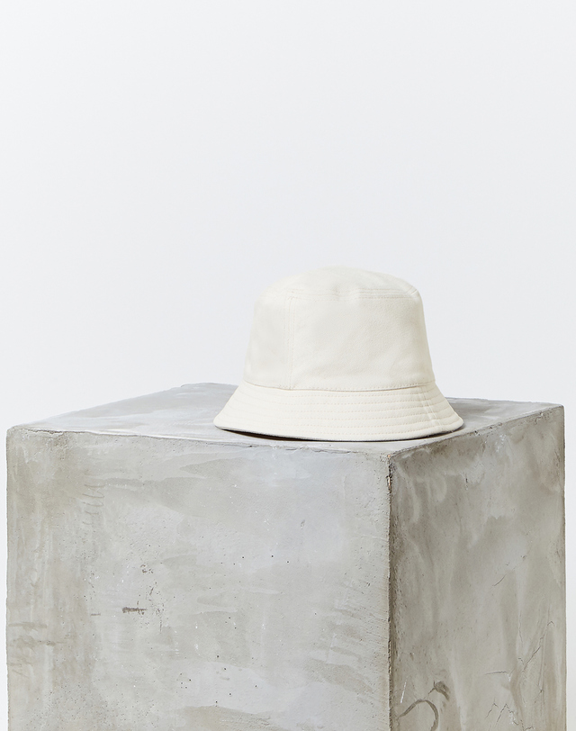 이자벨마랑남성 [ISABEL MARANT MEN] 크림 로고자수 면 버킷햇 착용컷