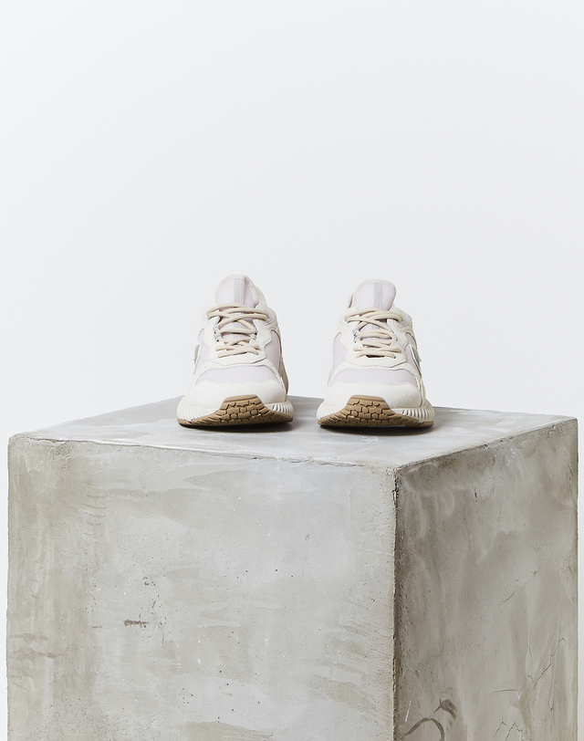 이자벨마랑남성 [ISABEL MARANT MEN] 크림 소재배색 운동화 착용컷