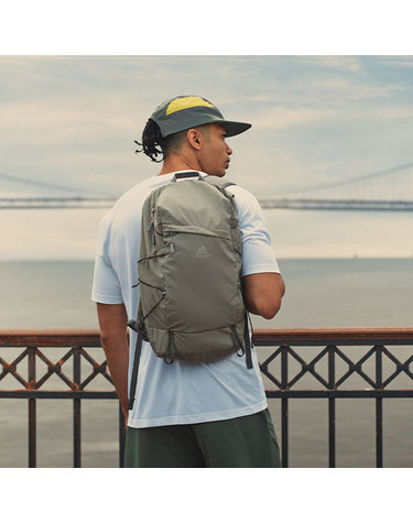 그레고리 레이븐16 러닝백팩 16L - SHADOW GREY (GO588004)