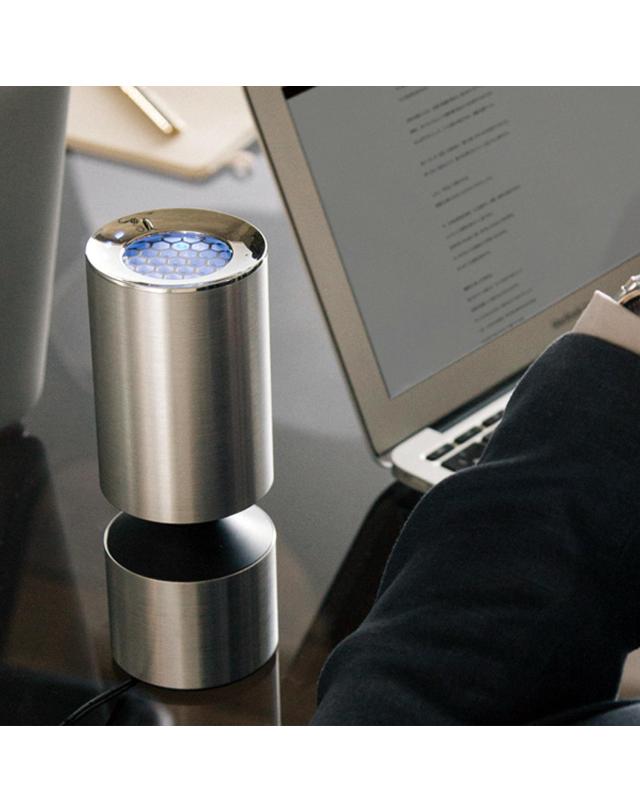 카도 카도 가시광 촉매 셀프크리닝 차량용 공기청정기 MP-C20U 착용컷