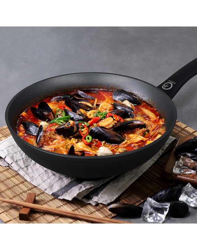 루멘플론 [루멘플론] 푸라 IH 은이온 항균 후라이팬 24cm 착용컷