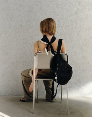 [시즌오프][실크 100%] 블랙 실크 테슬 스퀘어 스카프 (Black Silk Tassel Square Scarf)