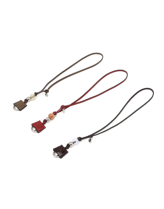 질스튜어트 뉴욕 액세서리 [파우치동봉][BELL] 벨 웜베이지 가죽 참 키홀더 진한 베이지 상세
