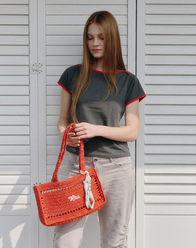 질 바이 질스튜어트 [SUMMER BAG][아이르] 라피아 숄더백_레드 착용컷