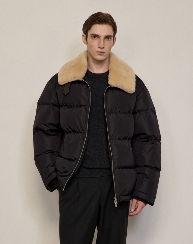 질스튜어트 뉴욕 남성 [ONLINE EXCLUSIVE] 리얼 무스탕 구스다운 점퍼 - 베이지 상세