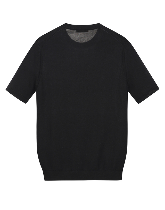 질스튜어트 뉴욕 남성 [ITALY YARN][THE TWILL] 실크 블렌드 크루넥 니트 - 블랙 착용컷