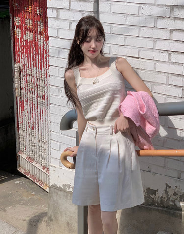 아이보리 글리터장식 나일론혼방 민소매니트