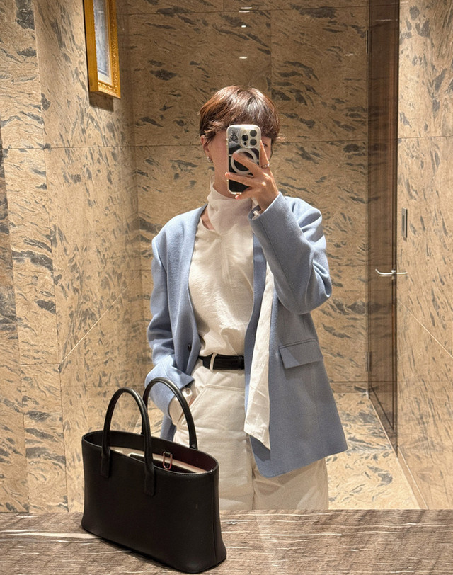 질스튜어트 뉴욕 여성 블루 멜란지 울혼방 자켓 착용컷
