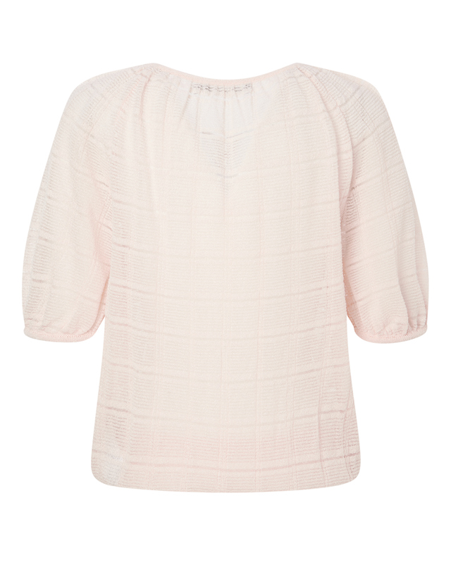질스튜어트 뉴욕 여성 코랄 글리터장식 반팔니트 밝은 코랄 착용컷