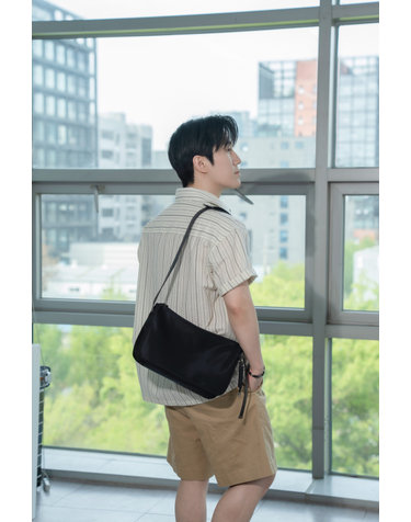 [삭형콜라보][2ways] 참장식 블랙 나일론 미니멀 크로스숄더백