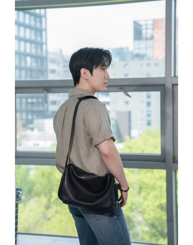[삭형콜라보][2ways] 참장식 블랙 레더 미니멀 크로스숄더백