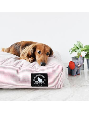 VINTAGE RED STRIPE BED