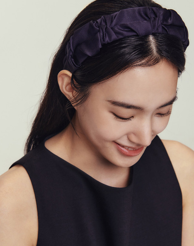 생럭슈 에이미 실크 헤어밴드 2color 착용컷