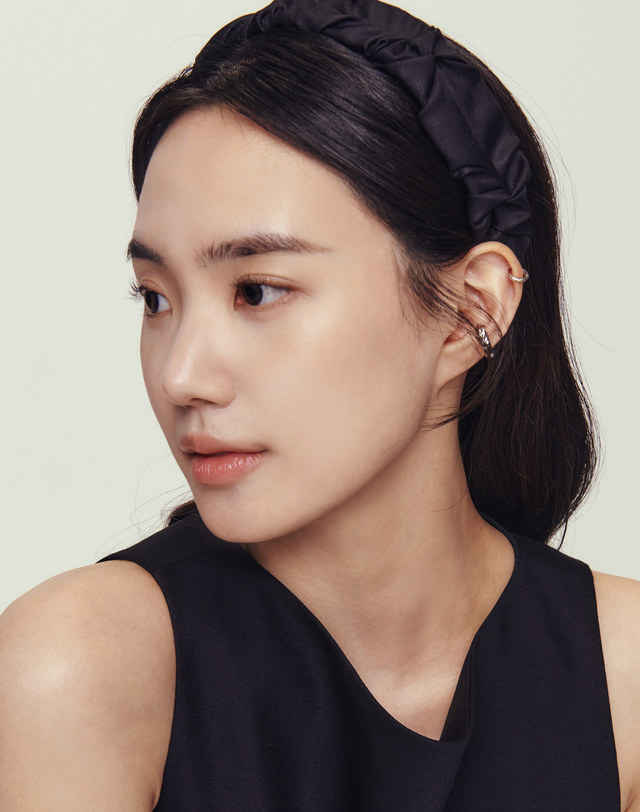 생럭슈 에이미 실크 헤어밴드 2color 착용컷