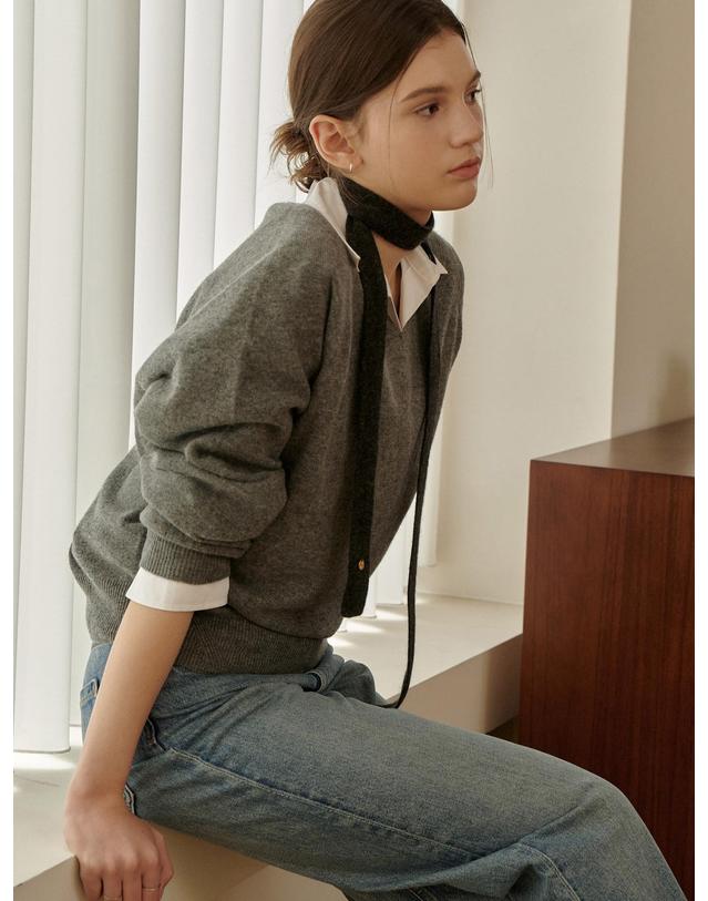 생럭슈 캐시미어 100% 씬 머플러 차콜 착용컷