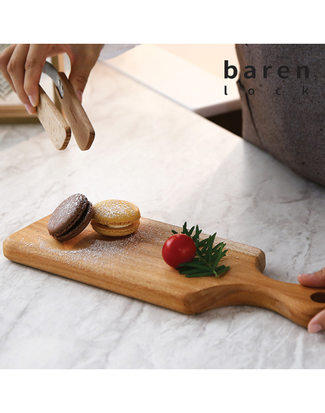 비프로젝트 바른락 마호가니 우드 플레이팅 도마 (소) 착용컷