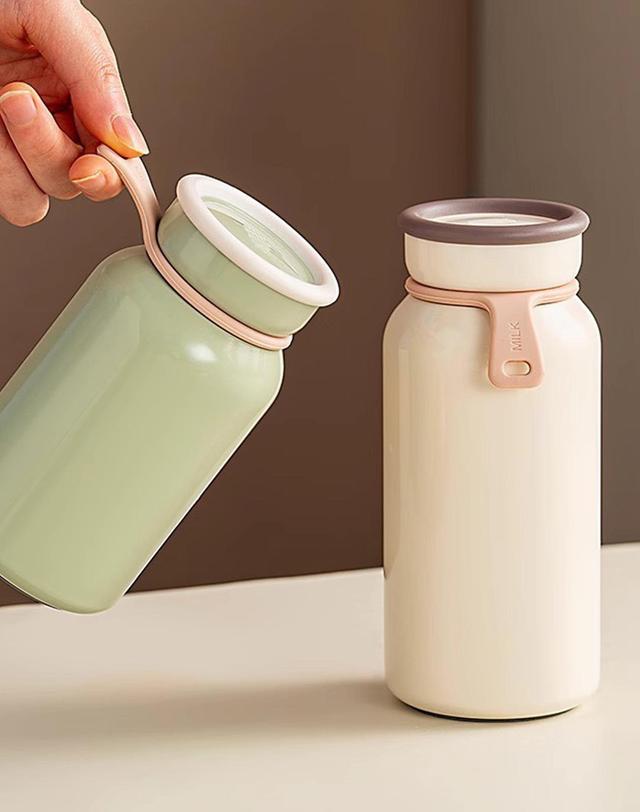 비프로젝트 바른락 밀크 진공 텀블러 300ml (베이지) 착용컷