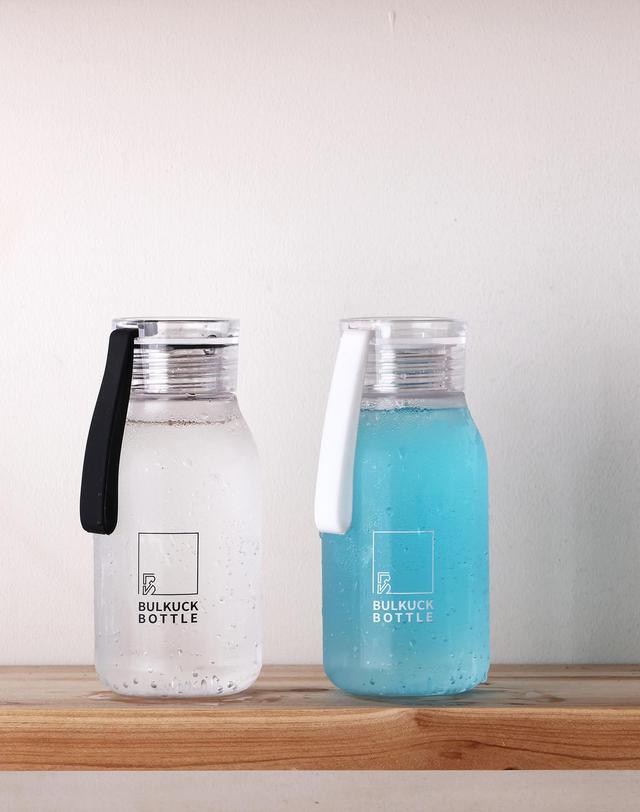 비프로젝트 BULKUCK 에코젠 런닝 보틀 300ml (스트랩 블랙) 착용컷