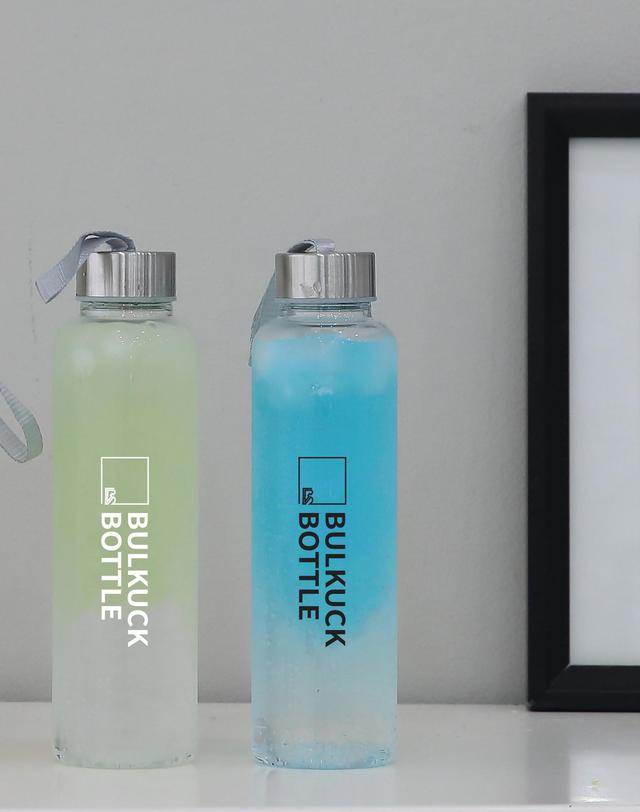 비프로젝트 BULKUCK 트라이탄 길쭉한 보틀 500ml 2종세트 착용컷