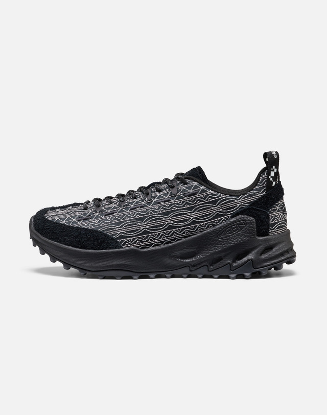 킨 [KEEN x EIGHTEEN EAST] [재스퍼 자이오닉] 블랙 남성 스니커즈 착용컷