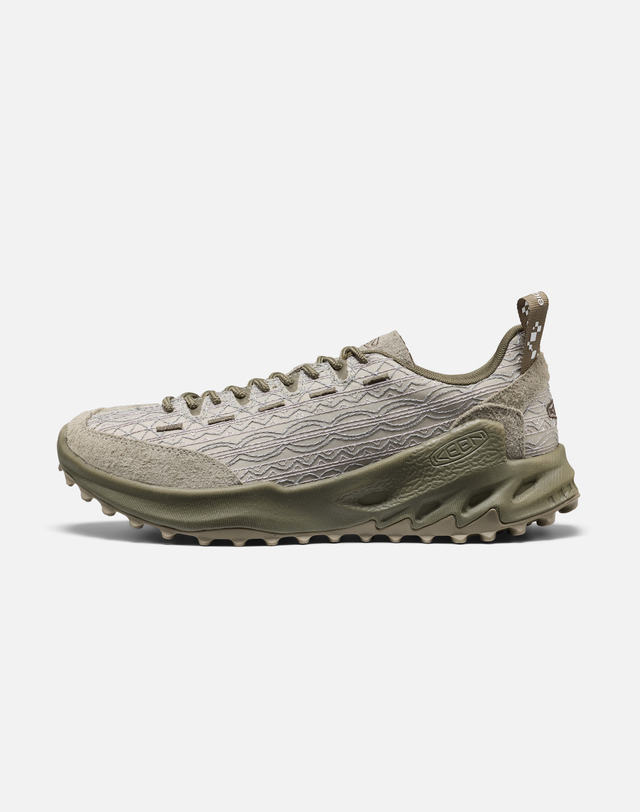 킨 [KEEN x EIGHTEEN EAST] [재스퍼 자이오닉] 그레이 남성 스니커즈 착용컷