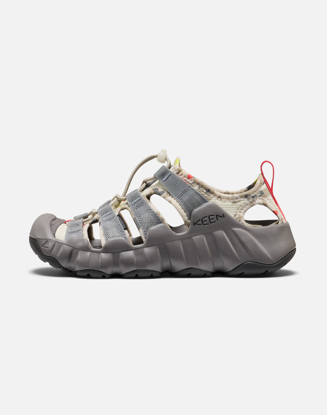 킨 [KEEN X FUJI ROCK] [하이퍼포트 H2] 밝은 그레이 여성 샌들 착용컷