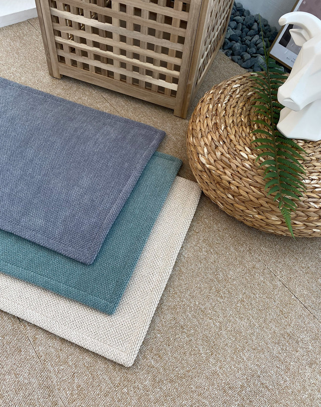 샤이닝홈 [샤이닝홈] 꼬모러그 마빈 욕실 발매트2size 3colors 착용컷