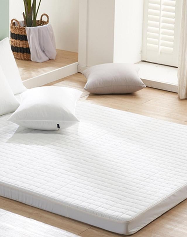 샤이닝홈 [샤이닝홈] 마인 S10 10cm 순면 누빔 라텍스커버 3size 6colors 착용컷