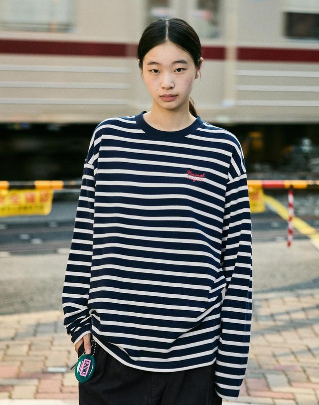 미니멀프로젝트 드로잉 오버 스트라이프 롱 슬리브 MLT118 / 2color W 착용컷