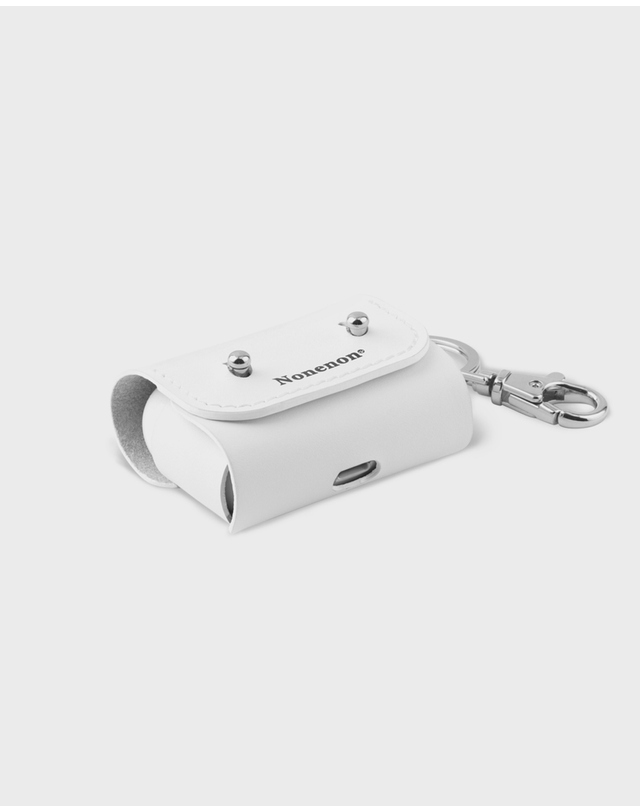논논 NONE AIRPODS PRO CASE_WHITE 착용컷