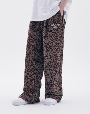 엠블러 남여공용 Heart Bear Leopard Pants 원턱 2-Way 와이드 트레이닝 스웨트 팬츠 AP902-브라운