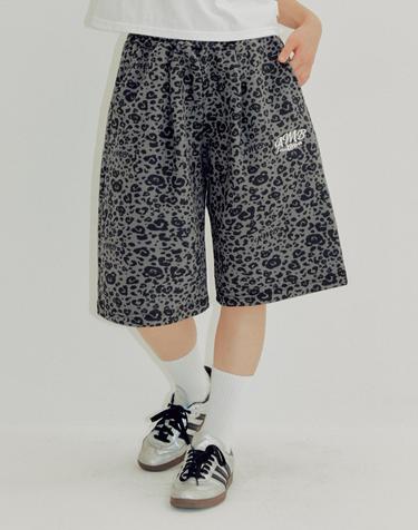 엠블러 남여공용 Heart Bear Leopard Pants 버뮤다 원턱 스웨트 숏츠 반바지 ASP801-다크그레이
