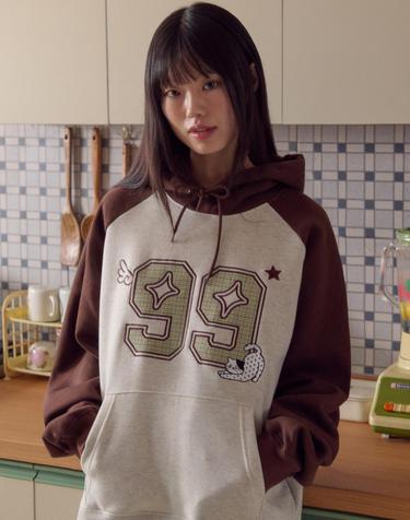 엠블러 남여공용 Dot cat 아플리케 자수 기모 래글런 후드 티셔츠 AHP1218-오트밀