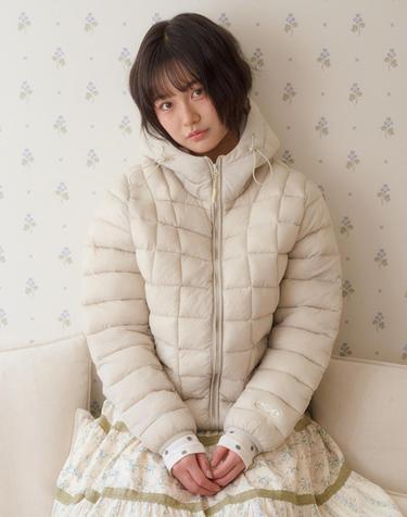 엠블러 남여공용 2WAY Hooded Light Jacket 자수 경량 패딩 자켓 AOU201-아이보리