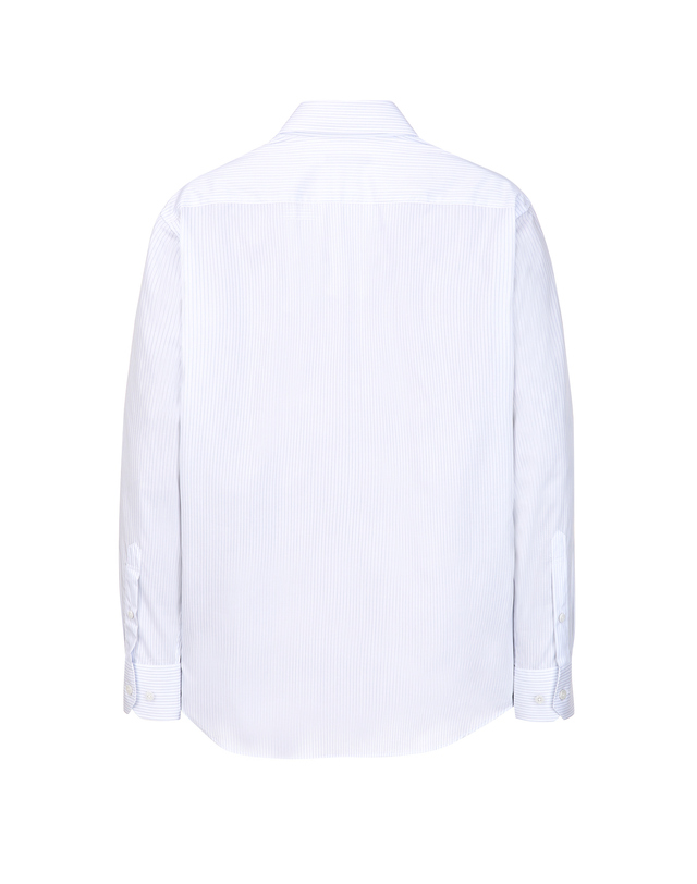 마에스트로 남성 [SOKTAS_NON IRON] 수입원단 레귤러핏 와이드카라 화이트 스트라이프 드레스셔츠 흰색 착용컷