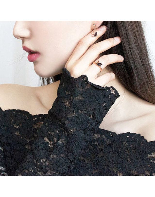 디유아모르 14K 반지 블랙스완 링 착용컷