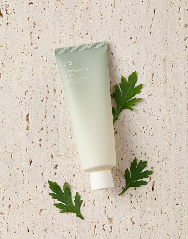 한율 자연을 닮은 핸드크림 50ml (4종 택1) 착용컷